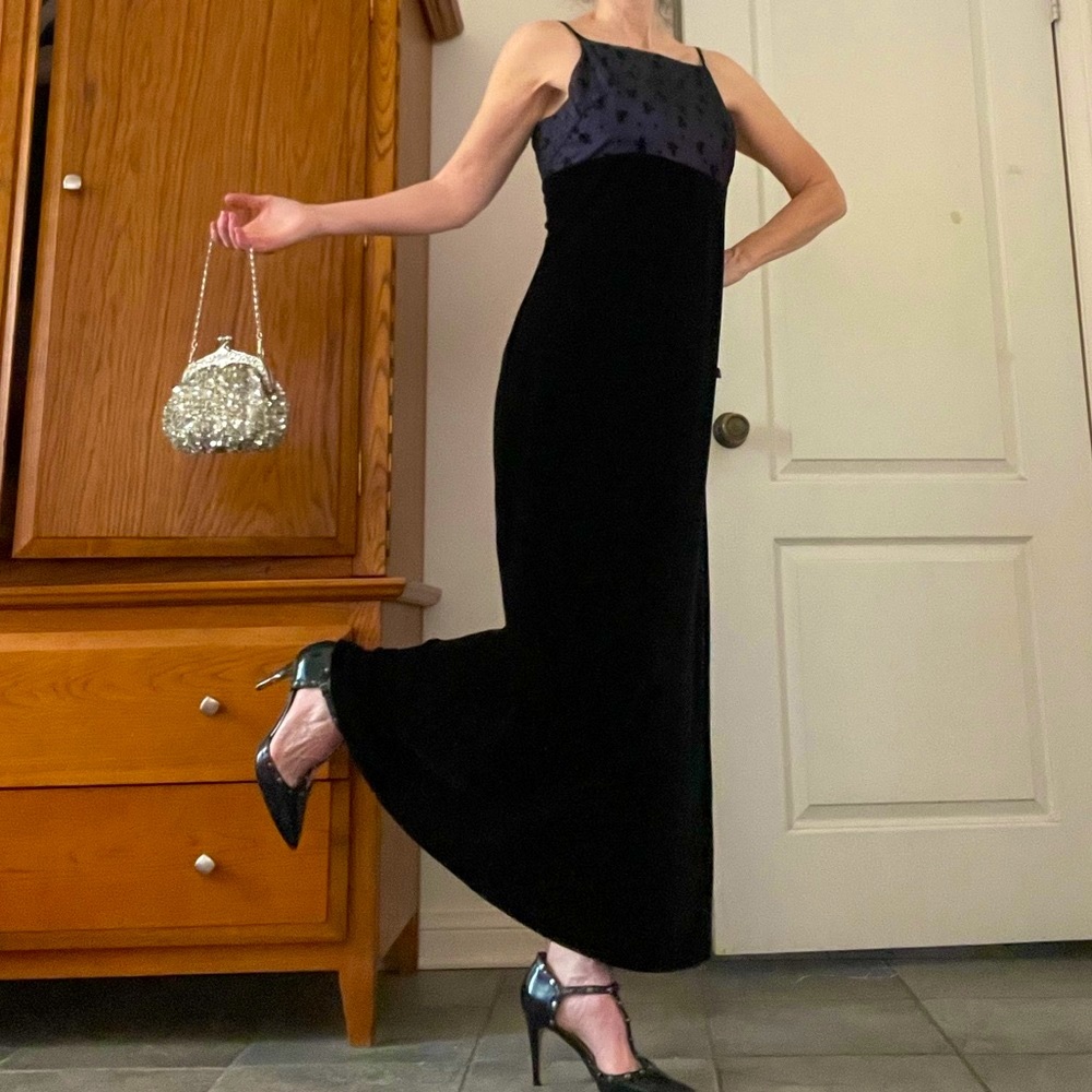 VELOUR SOFT COCKTAIL / FORMAL DRESS - Picture 5 of 10